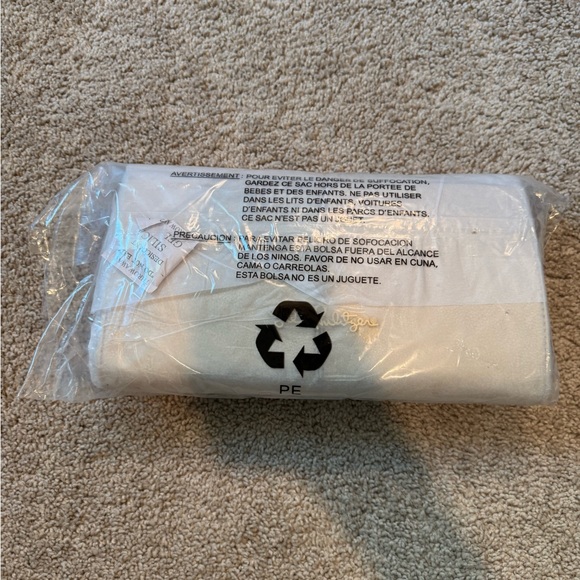 Lilly Pulitzer Cream Clutch with Floral Detail - Picture 3 of 3